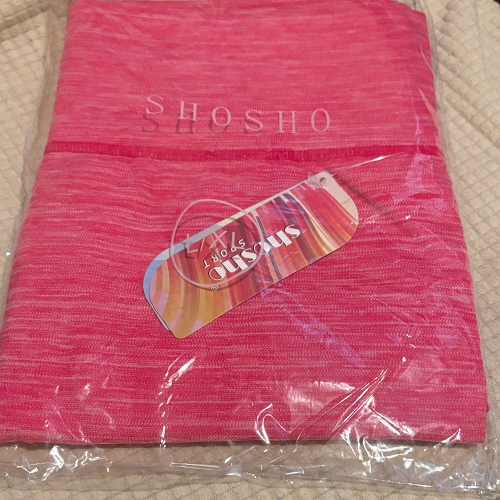 shosho Bright Pink Bath Towel - Soft Lightweight Home Towel